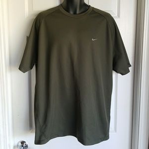 Men's Nike Shirt. XL. Excellent Condition.